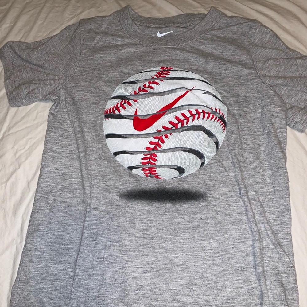 Gray Nike baseball shirt